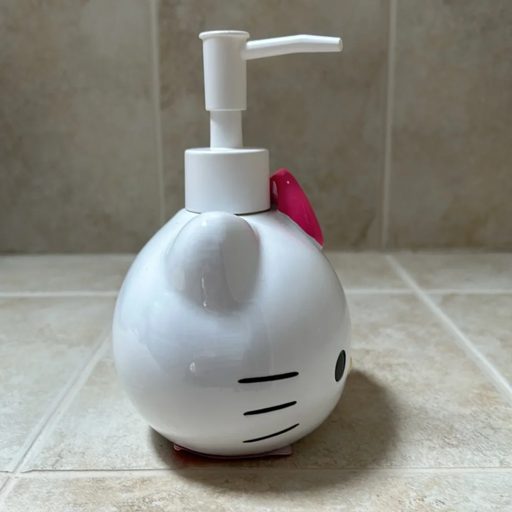 Hello Kitty KIDS ceramic soap dispenser bold pink bow NWT